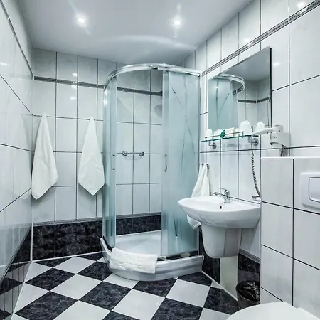 Hotel Konin 3*