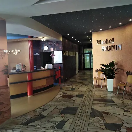 فندق Hotel Konin 3*